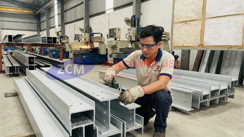 Gia công cắt, khoan lỗ, sơn Epoxy và mạ kẽm nhúng nóng thép hình I100 I150 I200 tại xưởng_9